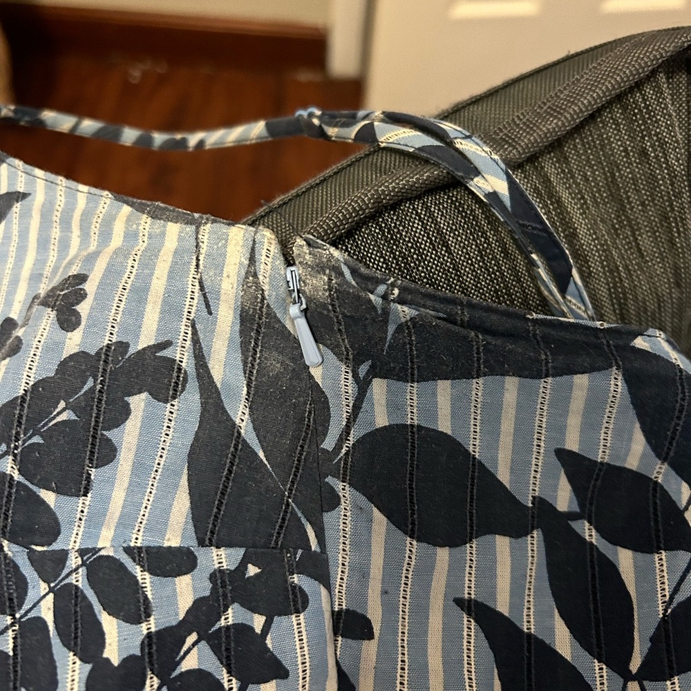 Banana Republic Navy and White Leaf-Print Backless Slip Dress - Picture 6 of 7